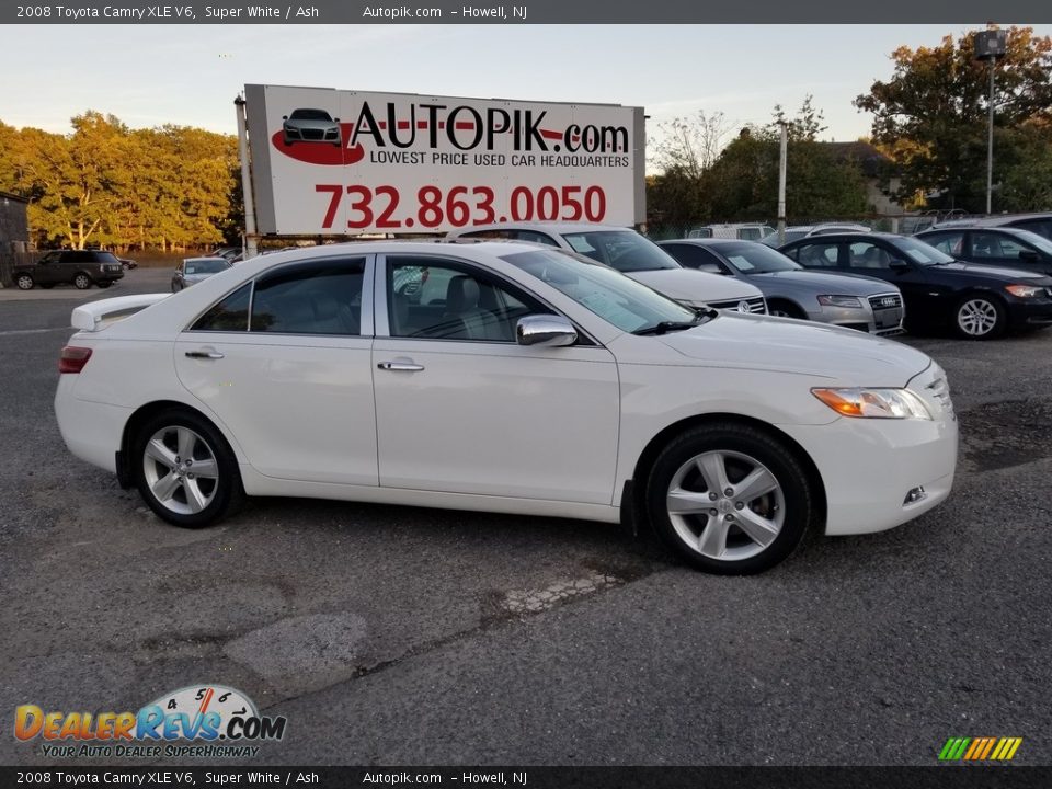 2008 Toyota Camry XLE V6 Super White / Ash Photo #2