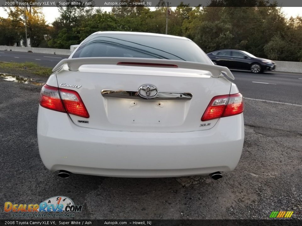 2008 Toyota Camry XLE V6 Super White / Ash Photo #4