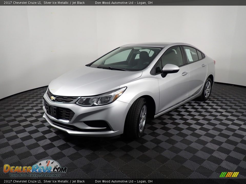 2017 Chevrolet Cruze LS Silver Ice Metallic / Jet Black Photo #7