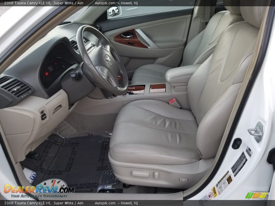 2008 Toyota Camry XLE V6 Super White / Ash Photo #9