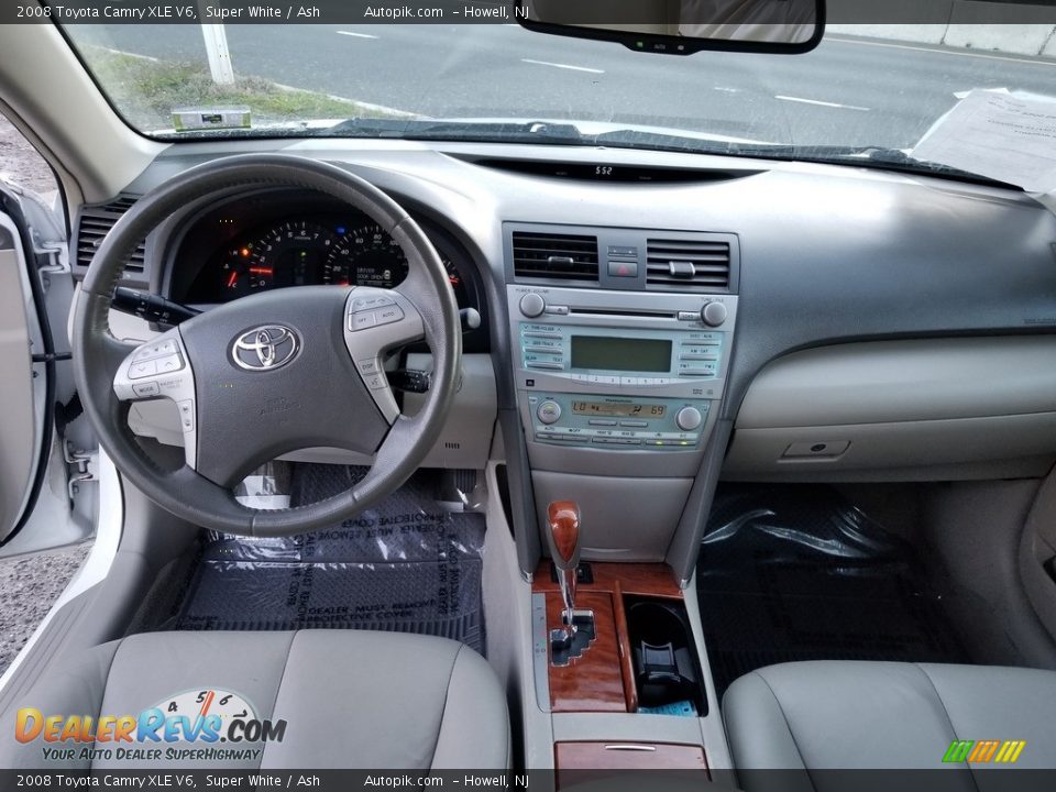 2008 Toyota Camry XLE V6 Super White / Ash Photo #11