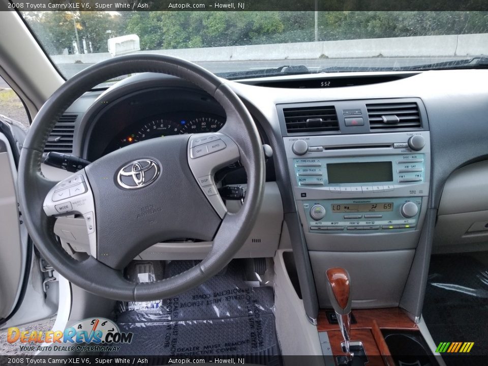 2008 Toyota Camry XLE V6 Super White / Ash Photo #12