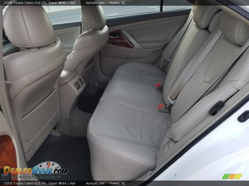 2008 Toyota Camry XLE V6 Super White / Ash Photo #14