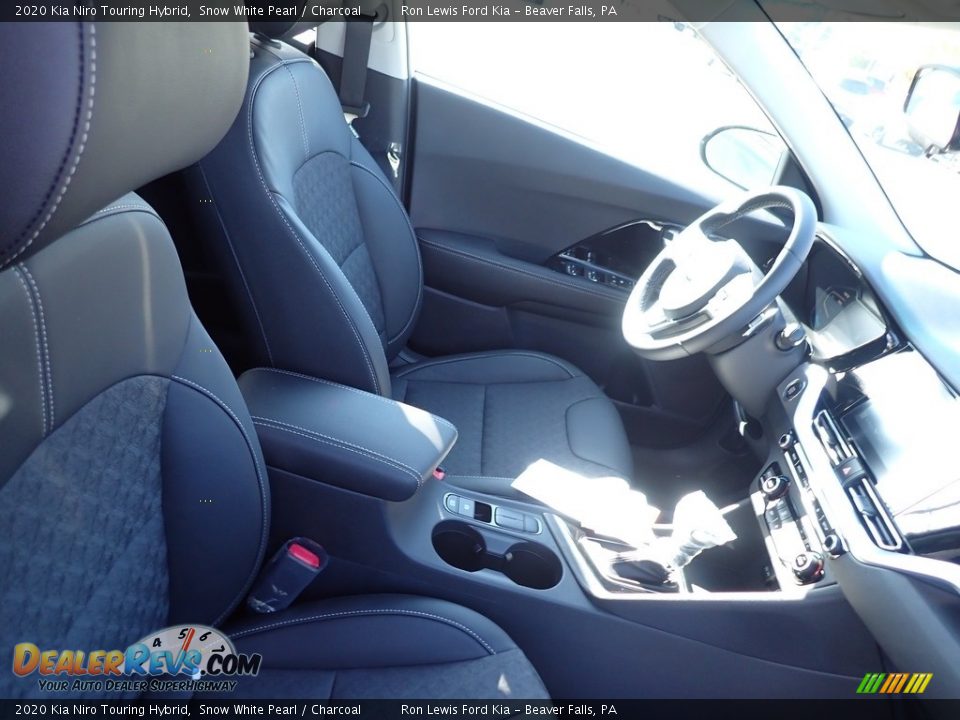 2020 Kia Niro Touring Hybrid Snow White Pearl / Charcoal Photo #11