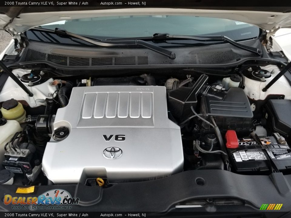 2008 Toyota Camry XLE V6 Super White / Ash Photo #17