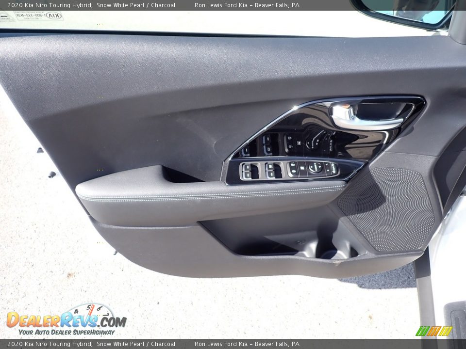 2020 Kia Niro Touring Hybrid Snow White Pearl / Charcoal Photo #15