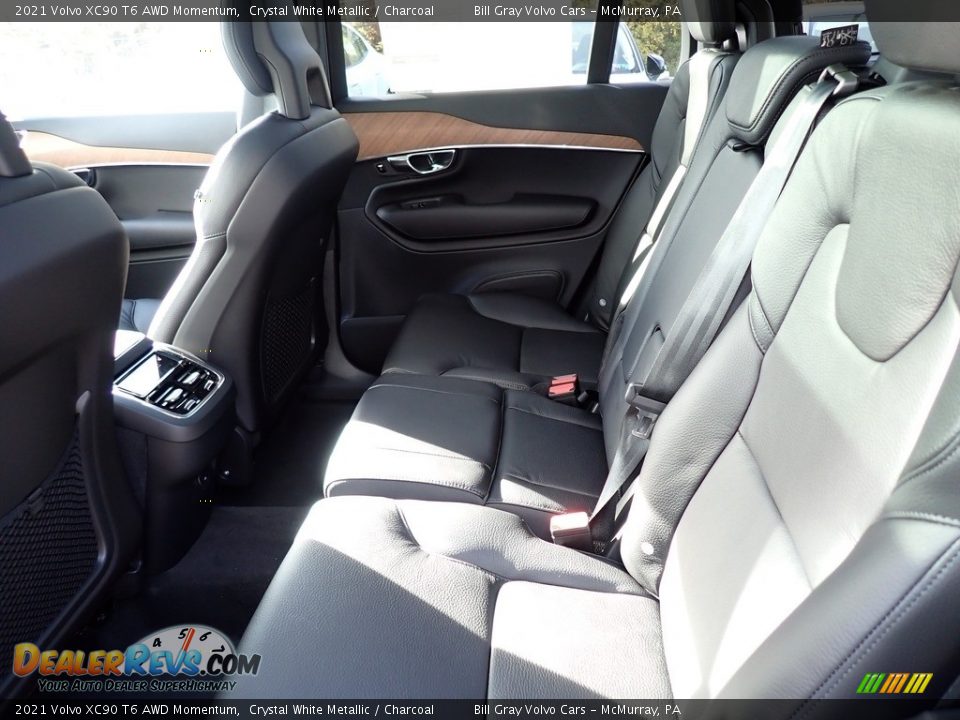 2021 Volvo XC90 T6 AWD Momentum Crystal White Metallic / Charcoal Photo #8