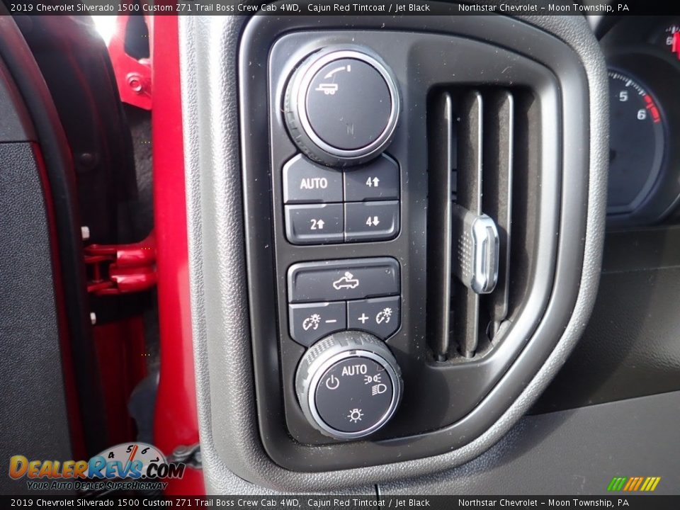 2019 Chevrolet Silverado 1500 Custom Z71 Trail Boss Crew Cab 4WD Cajun Red Tintcoat / Jet Black Photo #26