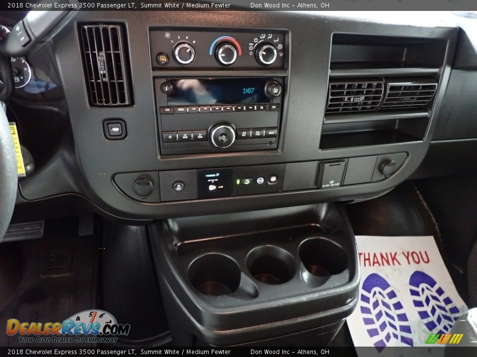 Controls of 2018 Chevrolet Express 3500 Passenger LT Photo #27