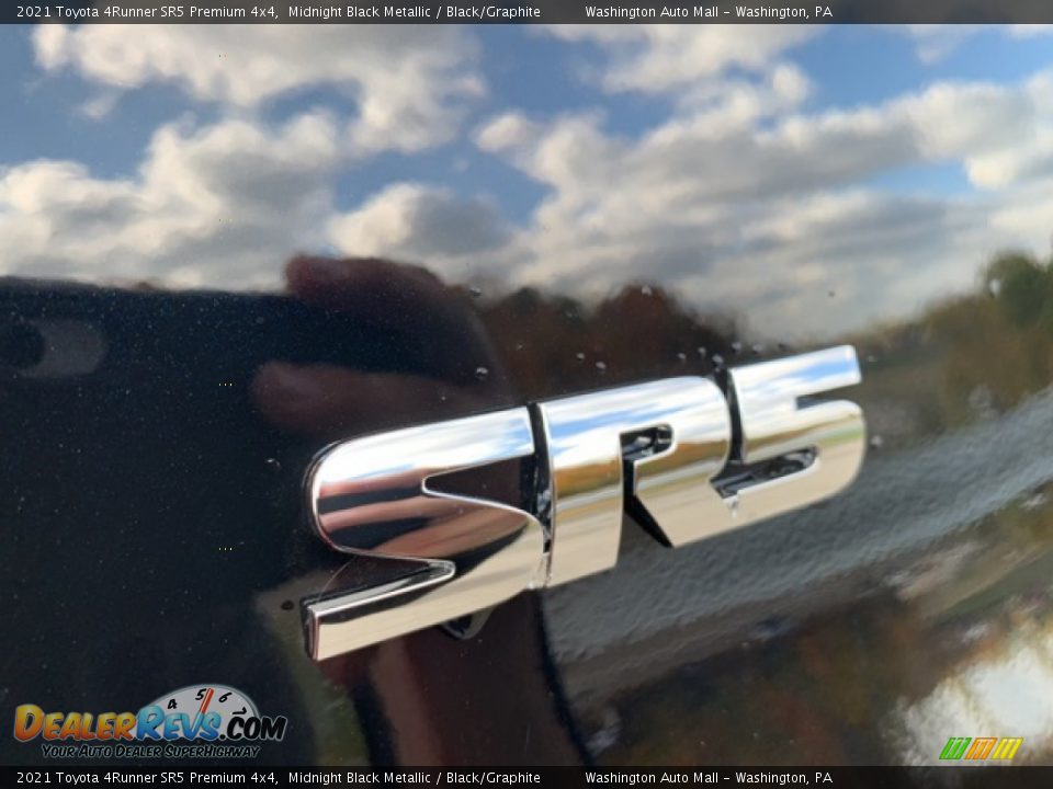2021 Toyota 4Runner SR5 Premium 4x4 Midnight Black Metallic / Black/Graphite Photo #30