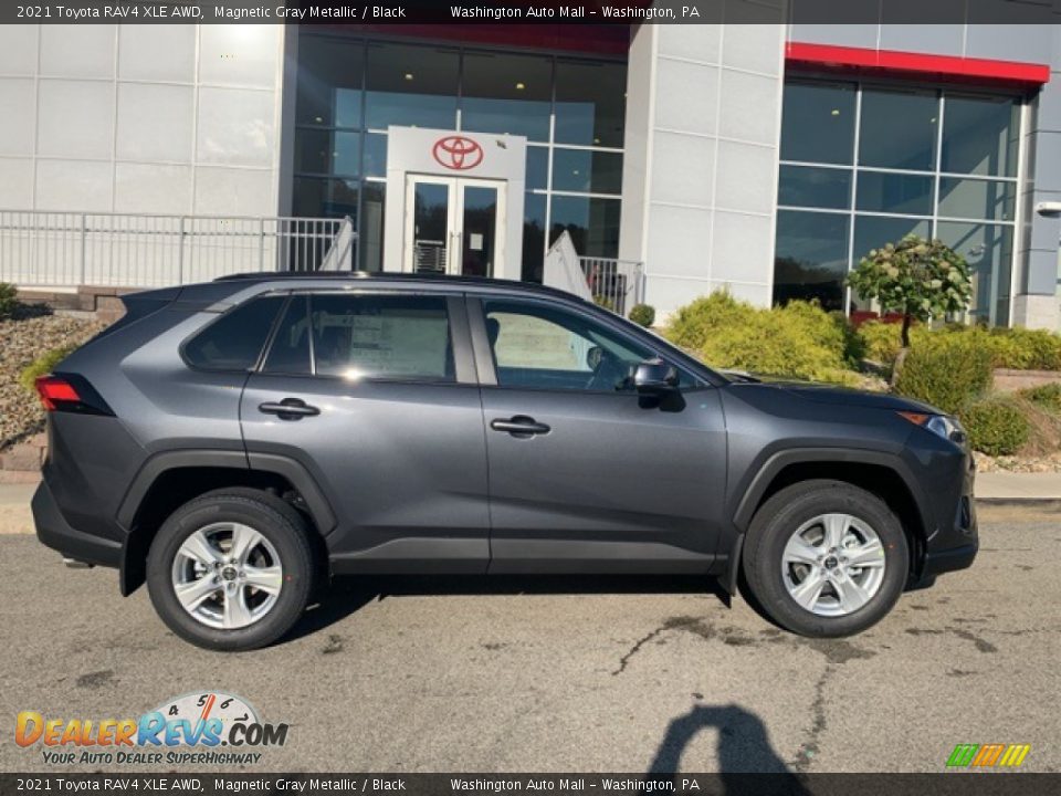 Magnetic Gray Metallic 2021 Toyota RAV4 XLE AWD Photo #30
