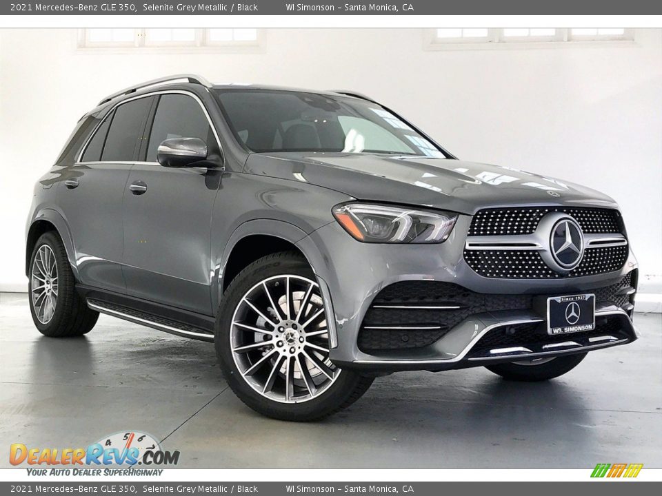 Front 3/4 View of 2021 Mercedes-Benz GLE 350 Photo #11