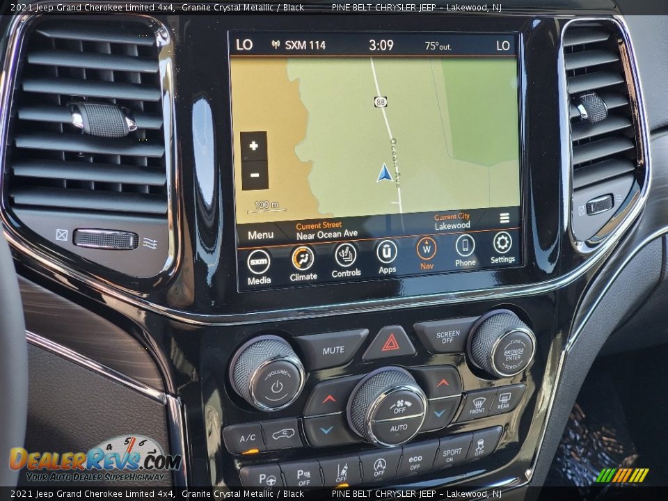 Controls of 2021 Jeep Grand Cherokee Limited 4x4 Photo #14