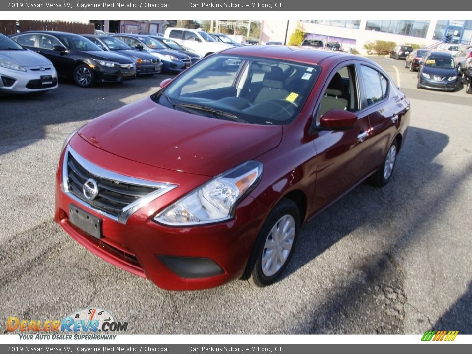 2019 Nissan Versa SV Cayenne Red Metallic / Charcoal Photo #1