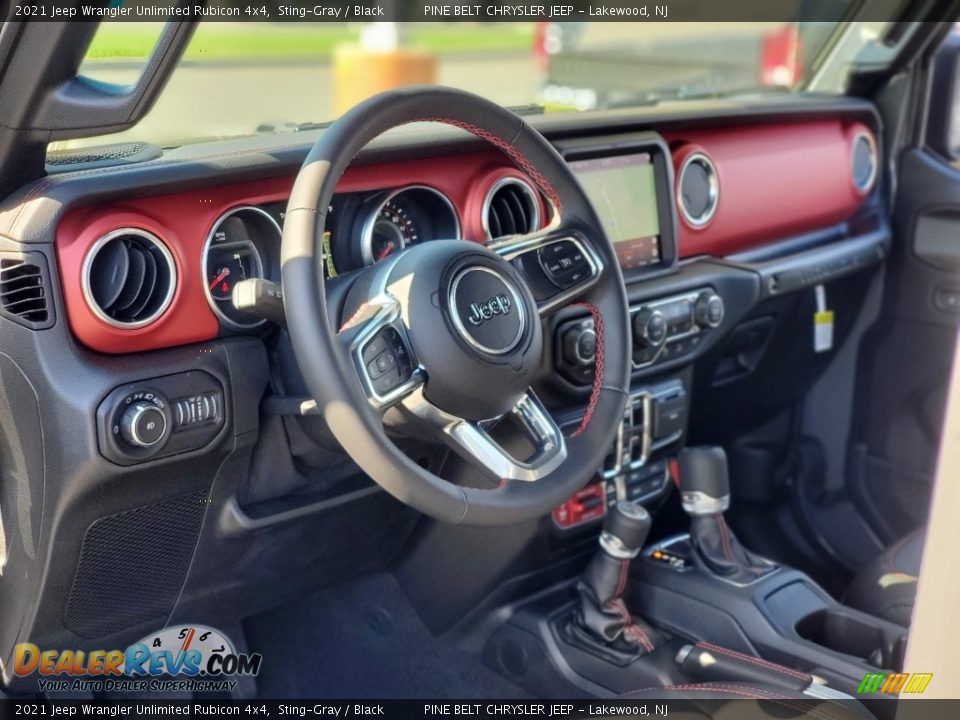 Dashboard of 2021 Jeep Wrangler Unlimited Rubicon 4x4 Photo #10