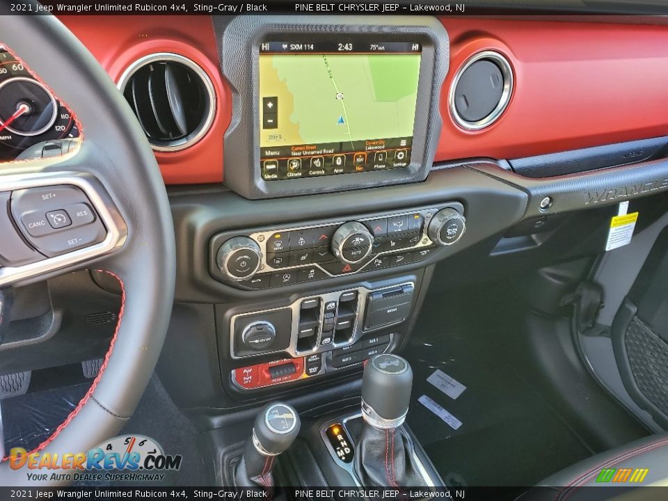 Dashboard of 2021 Jeep Wrangler Unlimited Rubicon 4x4 Photo #14