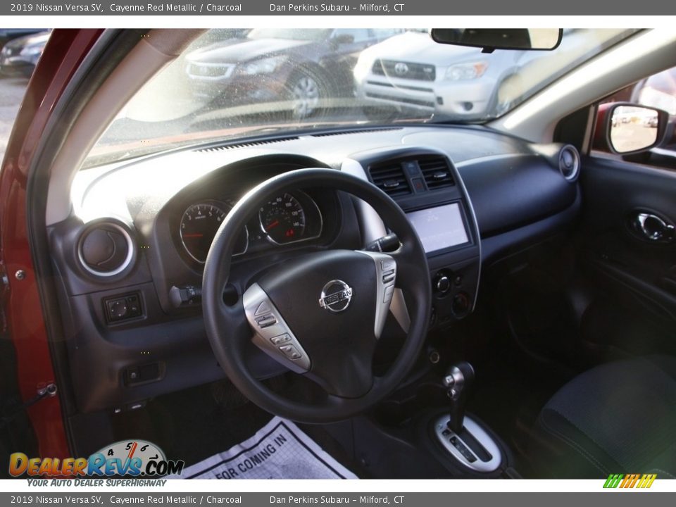 2019 Nissan Versa SV Cayenne Red Metallic / Charcoal Photo #10