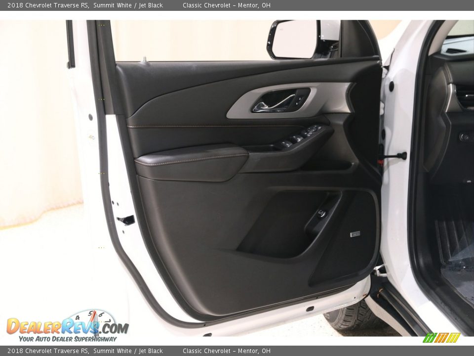 Door Panel of 2018 Chevrolet Traverse RS Photo #4