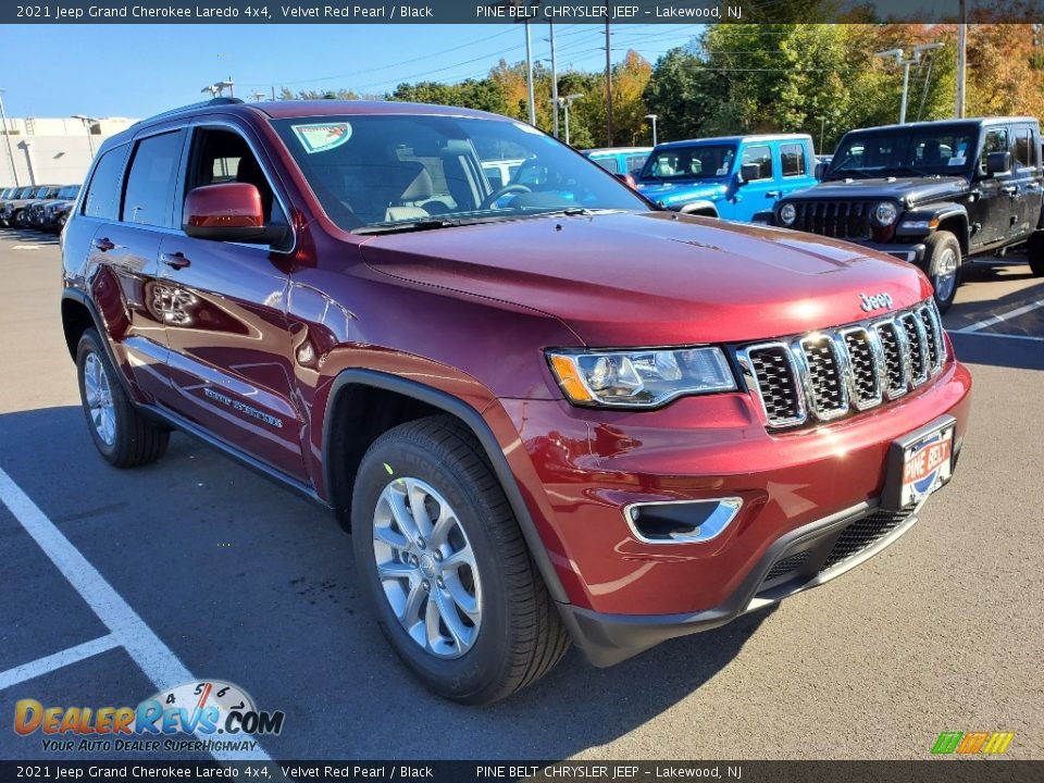 2021 Jeep Grand Cherokee Laredo 4x4 Velvet Red Pearl / Black Photo #1