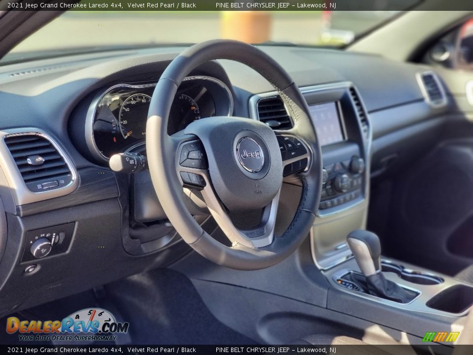 2021 Jeep Grand Cherokee Laredo 4x4 Velvet Red Pearl / Black Photo #9