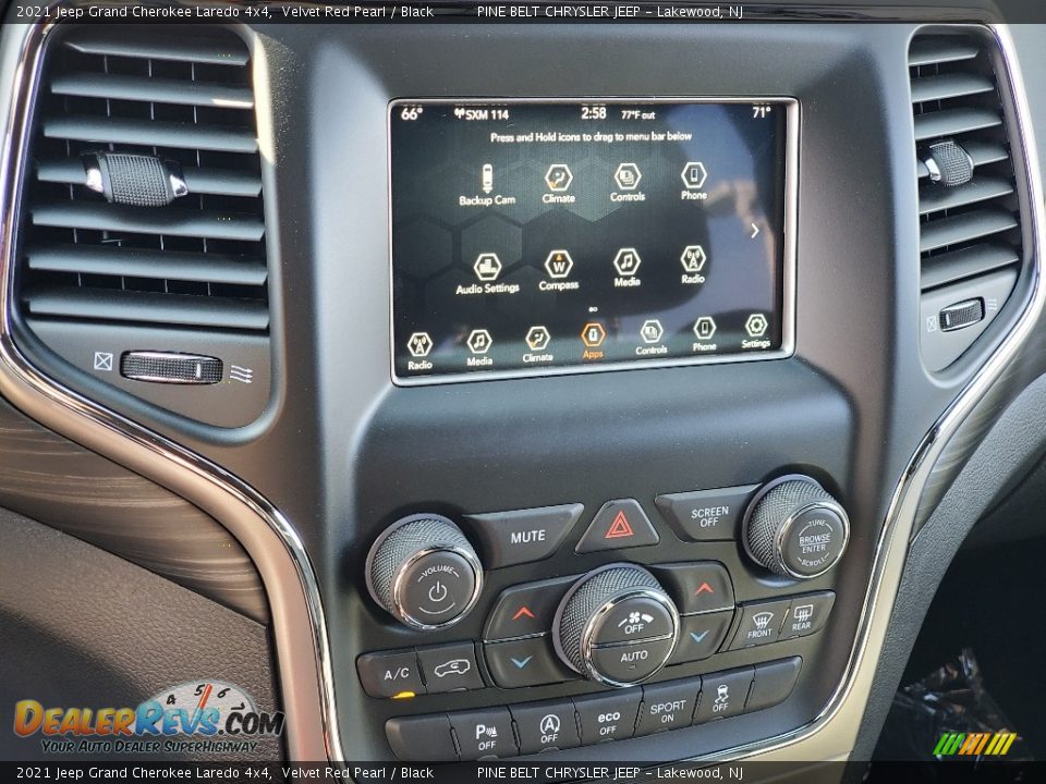 Controls of 2021 Jeep Grand Cherokee Laredo 4x4 Photo #13