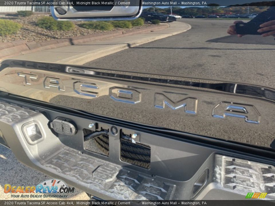 2020 Toyota Tacoma SR Access Cab 4x4 Midnight Black Metallic / Cement Photo #28