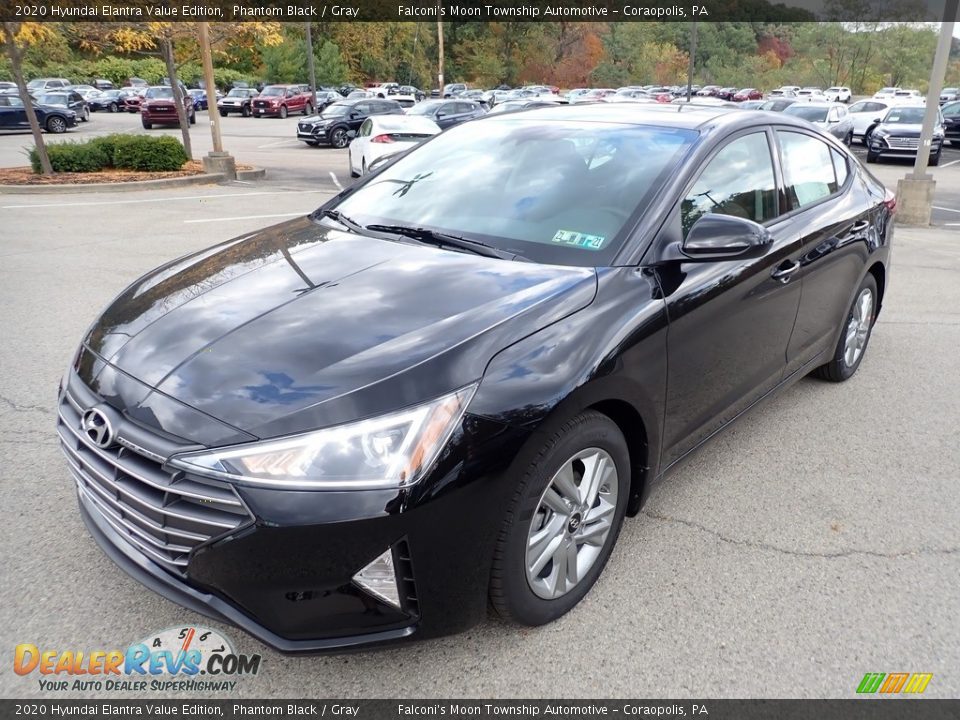 Front 3/4 View of 2020 Hyundai Elantra Value Edition Photo #5