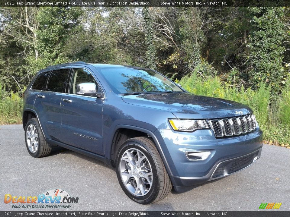 Front 3/4 View of 2021 Jeep Grand Cherokee Limited 4x4 Photo #4