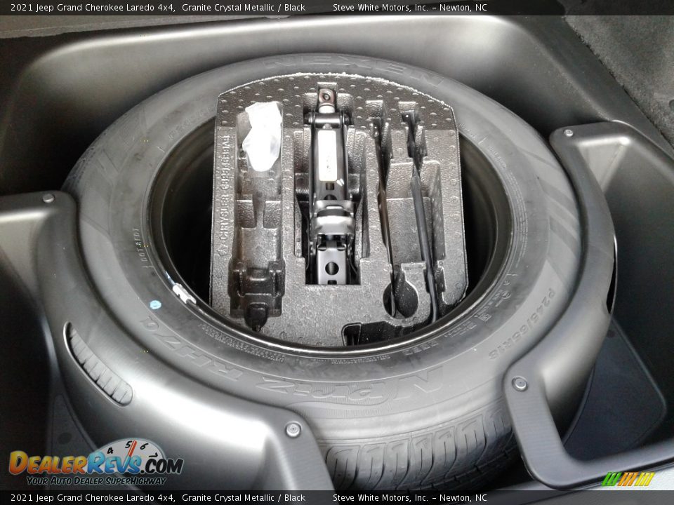 Tool Kit of 2021 Jeep Grand Cherokee Laredo 4x4 Photo #15