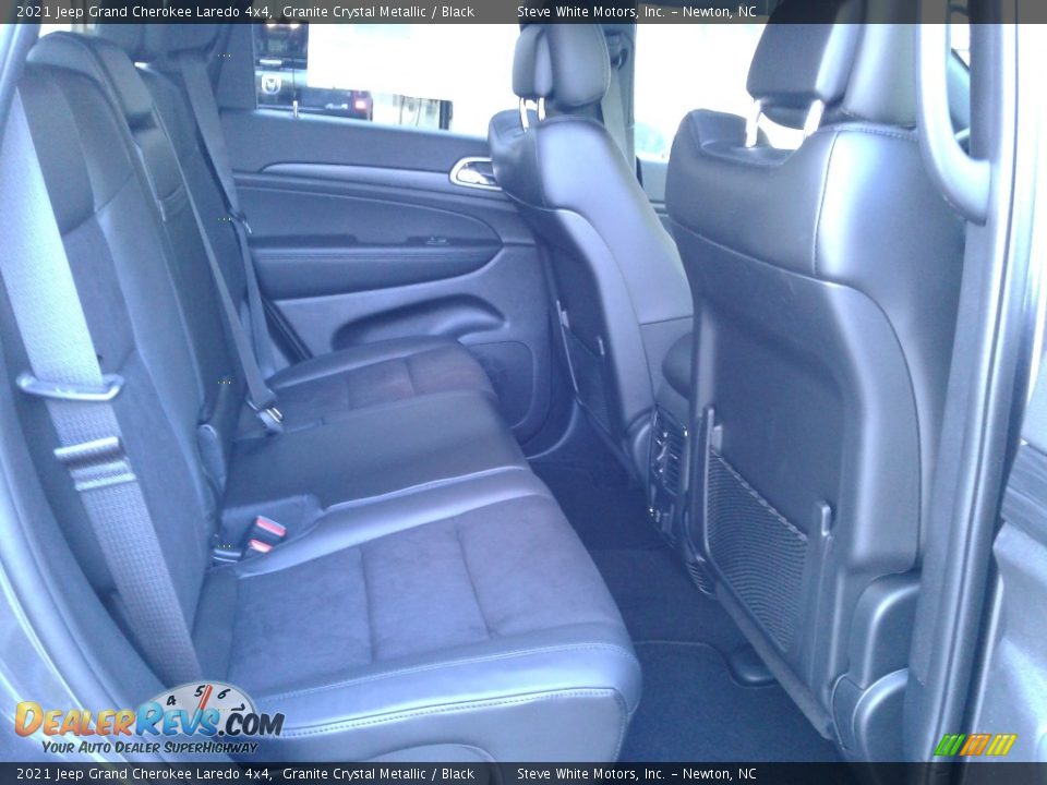 2021 Jeep Grand Cherokee Laredo 4x4 Granite Crystal Metallic / Black Photo #16