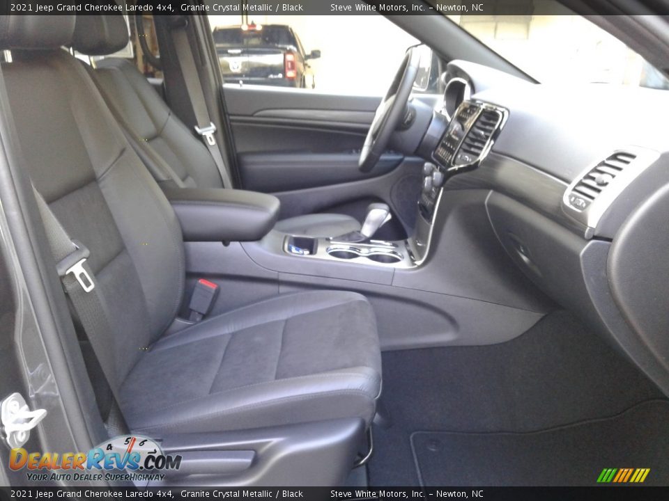 2021 Jeep Grand Cherokee Laredo 4x4 Granite Crystal Metallic / Black Photo #17