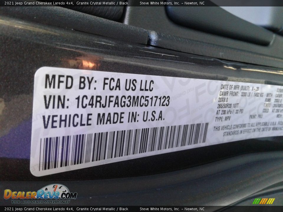 2021 Jeep Grand Cherokee Laredo 4x4 Granite Crystal Metallic / Black Photo #32