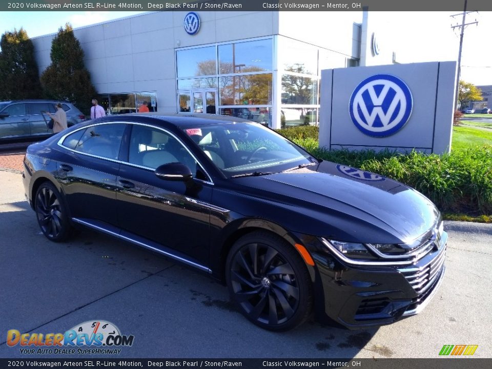 Front 3/4 View of 2020 Volkswagen Arteon SEL R-Line 4Motion Photo #1