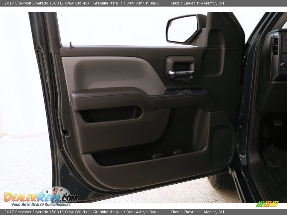 2017 Chevrolet Silverado 1500 LS Crew Cab 4x4 Graphite Metallic / Dark Ash/Jet Black Photo #4