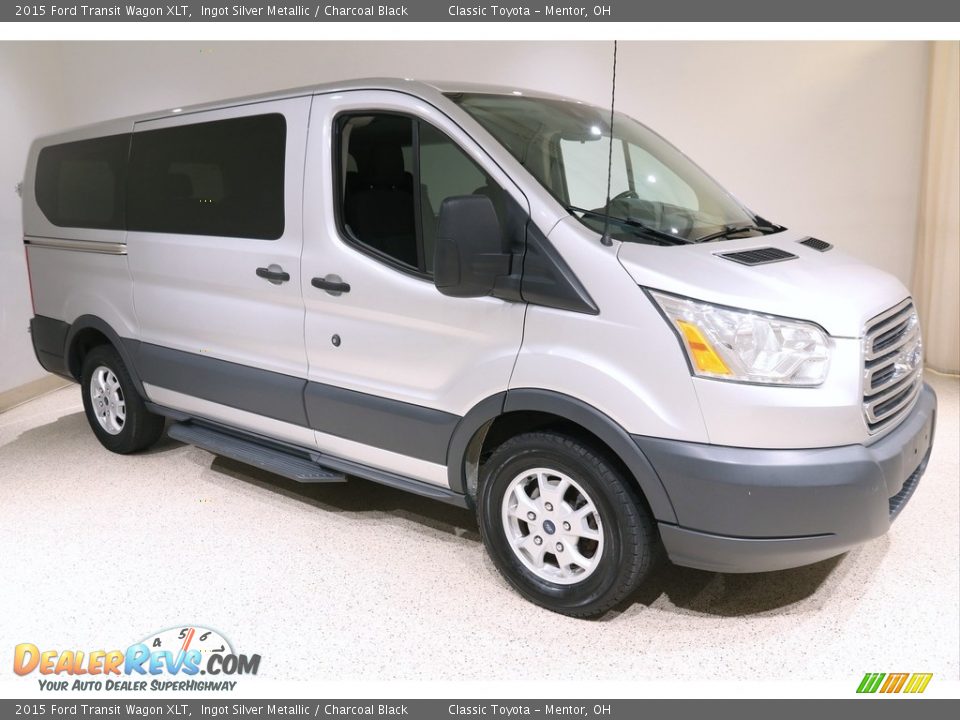 Front 3/4 View of 2015 Ford Transit Wagon XLT Photo #1