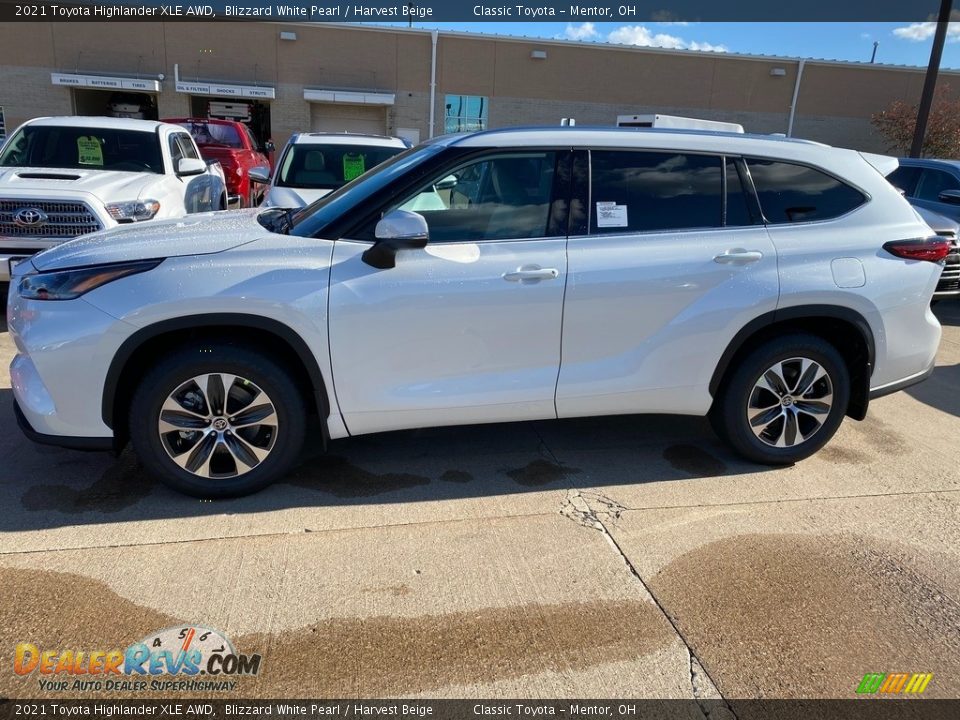 2021 Toyota Highlander XLE AWD Blizzard White Pearl / Harvest Beige Photo #1