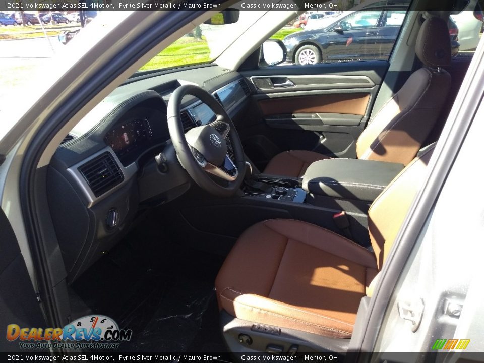 Front Seat of 2021 Volkswagen Atlas SEL 4Motion Photo #4