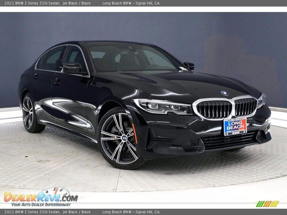 Front 3/4 View of 2021 BMW 3 Series 330i Sedan Photo #19