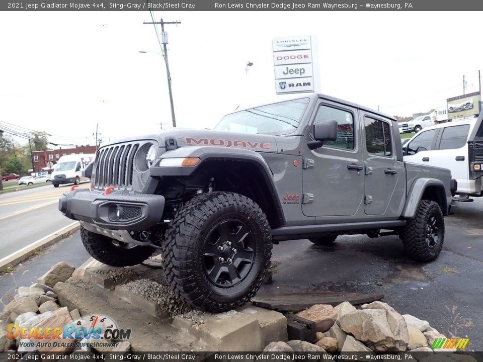 Front 3/4 View of 2021 Jeep Gladiator Mojave 4x4 Photo #1