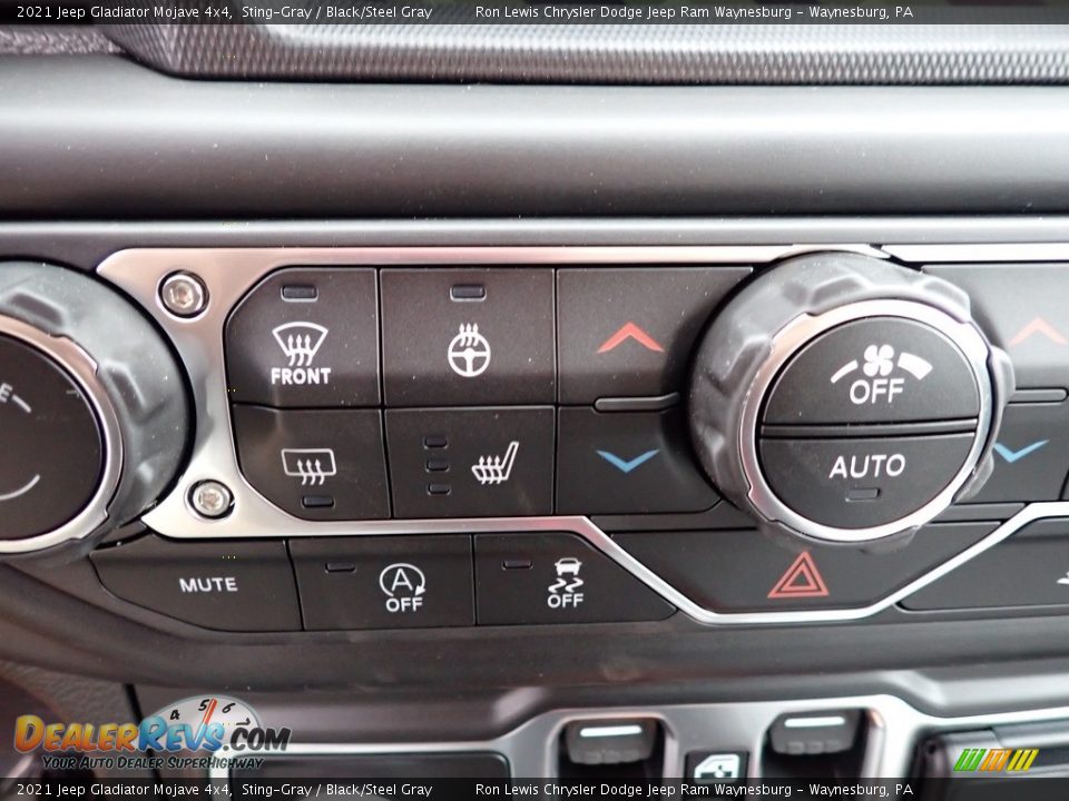 Controls of 2021 Jeep Gladiator Mojave 4x4 Photo #17