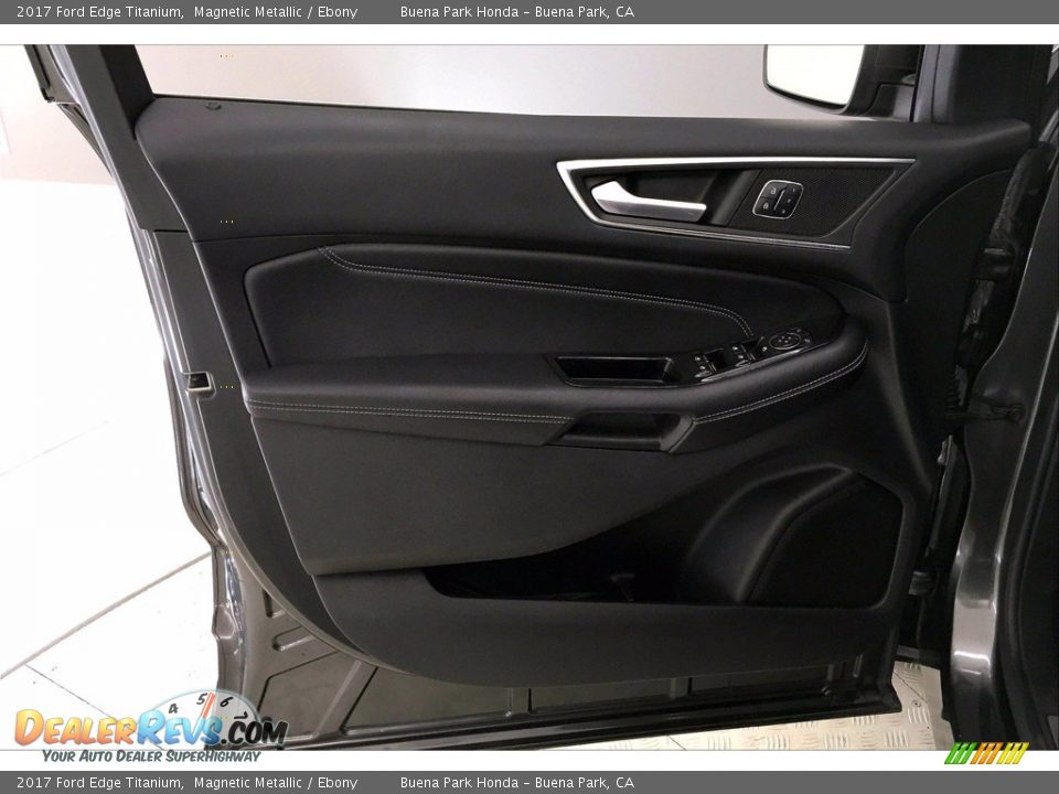 Door Panel of 2017 Ford Edge Titanium Photo #23