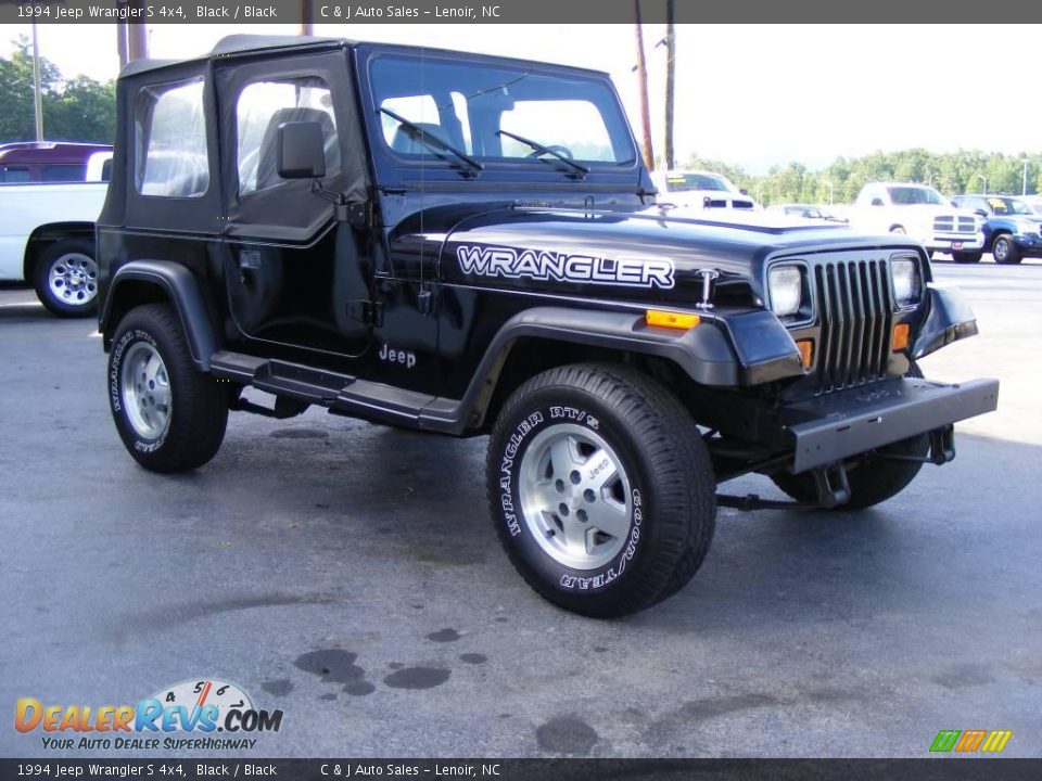 1994 Jeep Wrangler S 4x4 Black / Black Photo #4