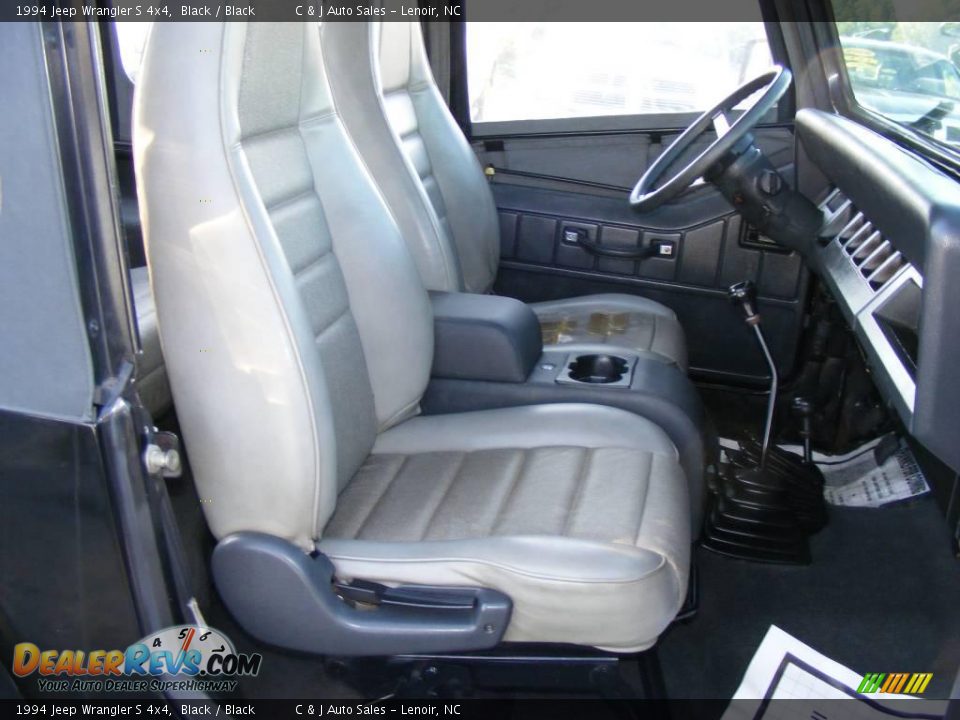 1994 Jeep Wrangler S 4x4 Black / Black Photo #5