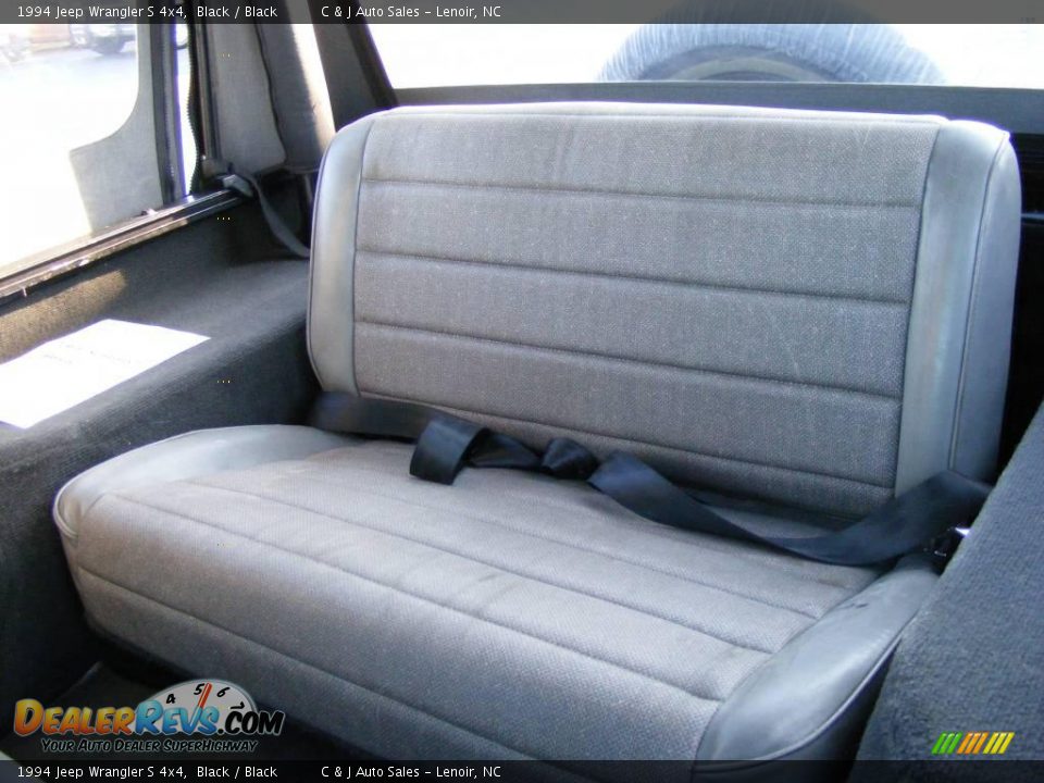 1994 Jeep Wrangler S 4x4 Black / Black Photo #6