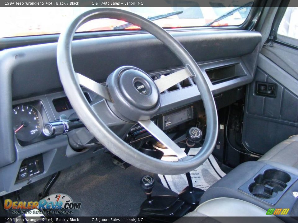 1994 Jeep Wrangler S 4x4 Black / Black Photo #10