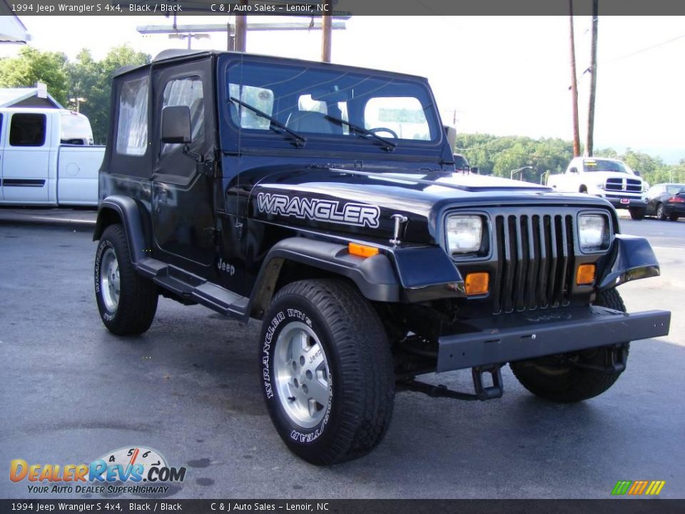 1994 Jeep Wrangler S 4x4 Black / Black Photo #11