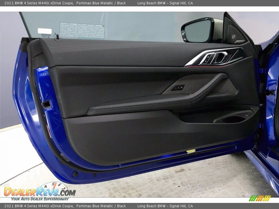 Door Panel of 2021 BMW 4 Series M440i xDrive Coupe Photo #13