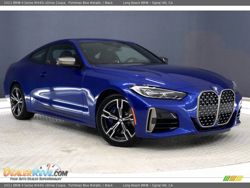Front 3/4 View of 2021 BMW 4 Series M440i xDrive Coupe Photo #19