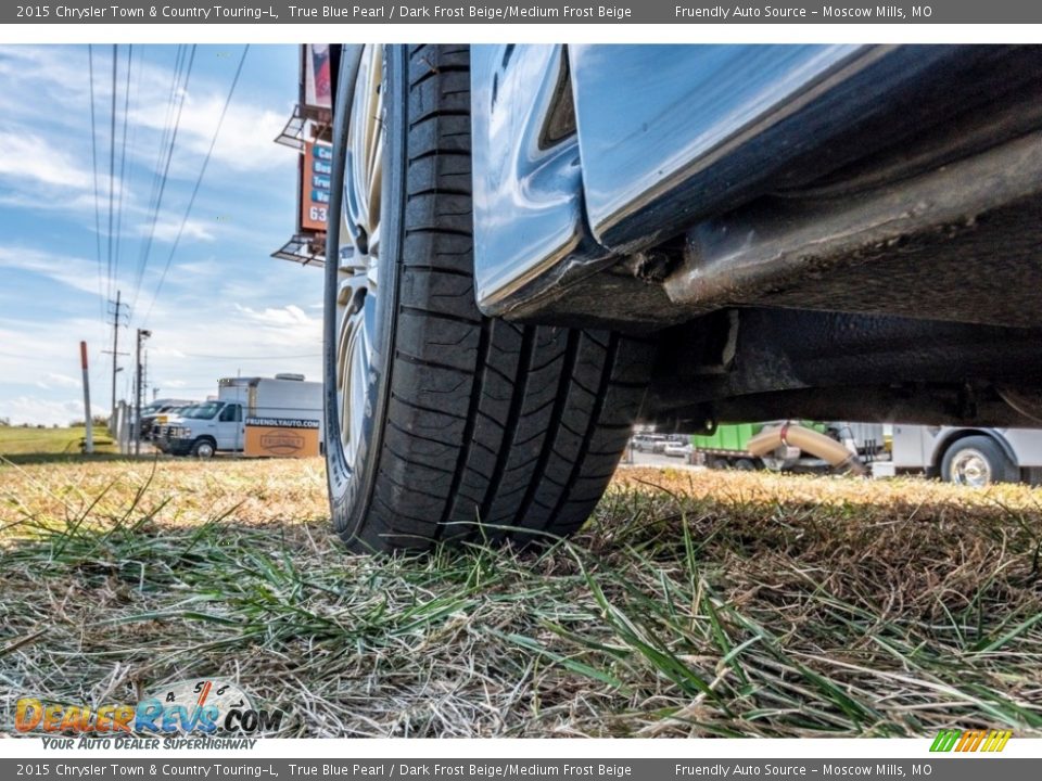 2015 Chrysler Town & Country Touring-L True Blue Pearl / Dark Frost Beige/Medium Frost Beige Photo #12