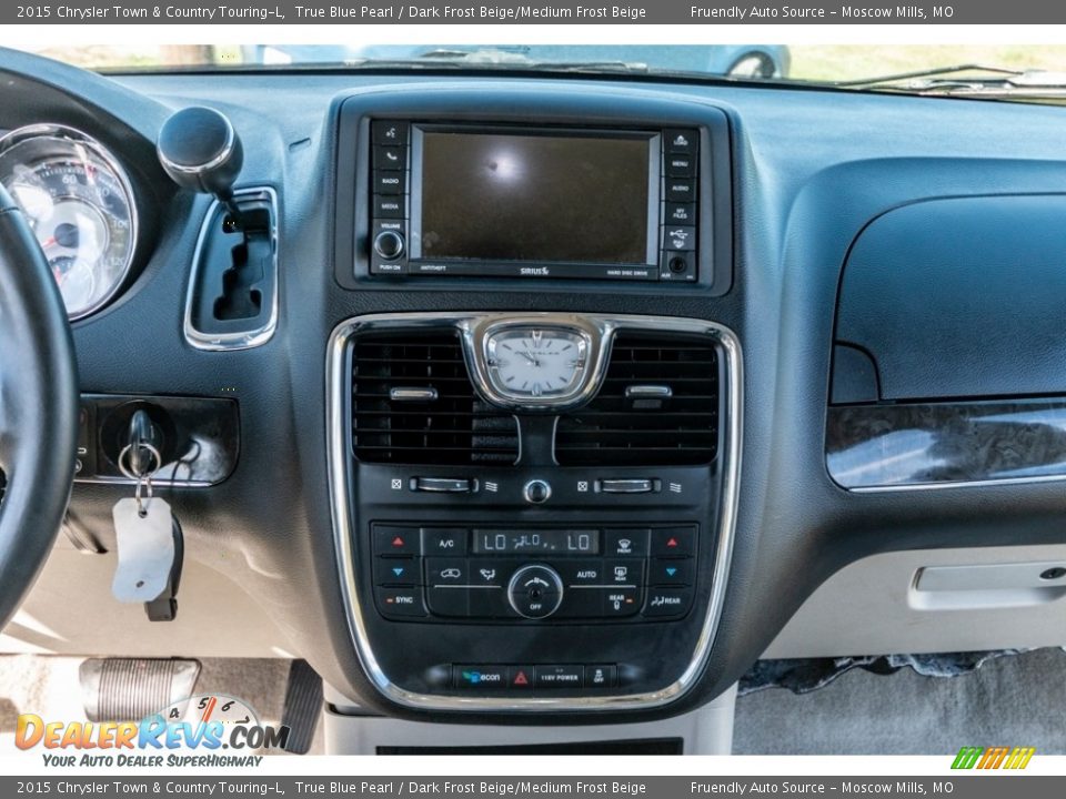 2015 Chrysler Town & Country Touring-L True Blue Pearl / Dark Frost Beige/Medium Frost Beige Photo #31